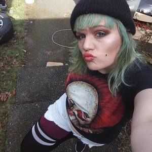 Meet your Posher, Shellie